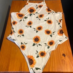 Bodysuit bundle black lace up and white sunflower